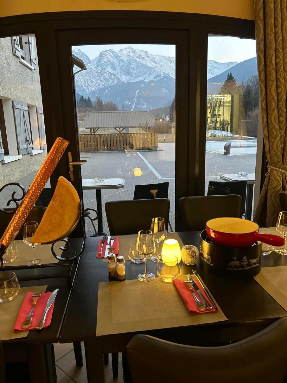 Hotel Restaurant Le Madame La Ferrière Buitenkant foto